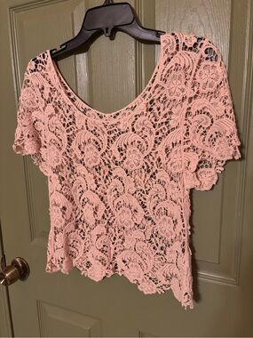 Women's Tan Crochet Floral and Paisley Short Sleeve Top